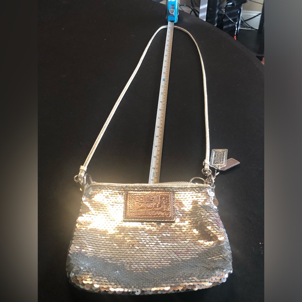 SOLD Gorgeous Coach Poppy Sequin Limited Edition Small Bag Purse with 2 Purse… - Picture 9 of 10